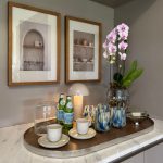 Bandeja Oval em aço inox com fundo amadeirado