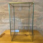 Cúpula de vidro com detalhe metal