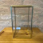 Cúpula de vidro com detalhe metal P