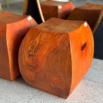 Banco em madeira maciça